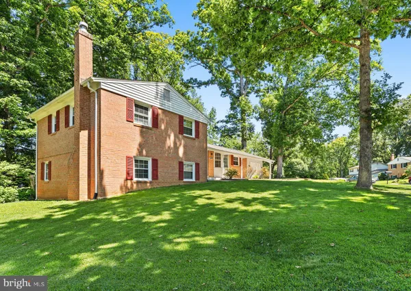 $799,900 | 6608 Grey Fox Drive, Springfield, VA 22152
