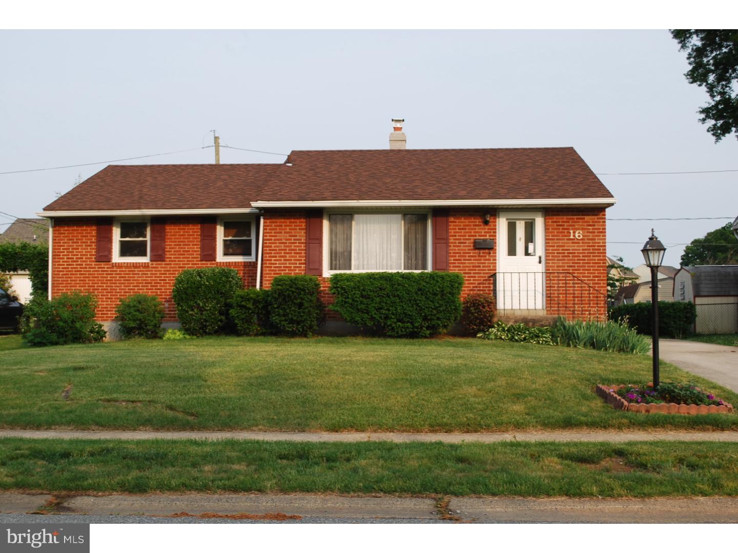 16 Doncaster Road New Castle, DE 19720 - Photo 1 of 19 Front Yard
