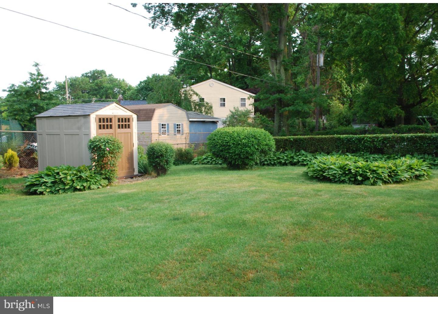 16 Doncaster Road New Castle, DE 19720 - Photo 3 of 19 Back Yard