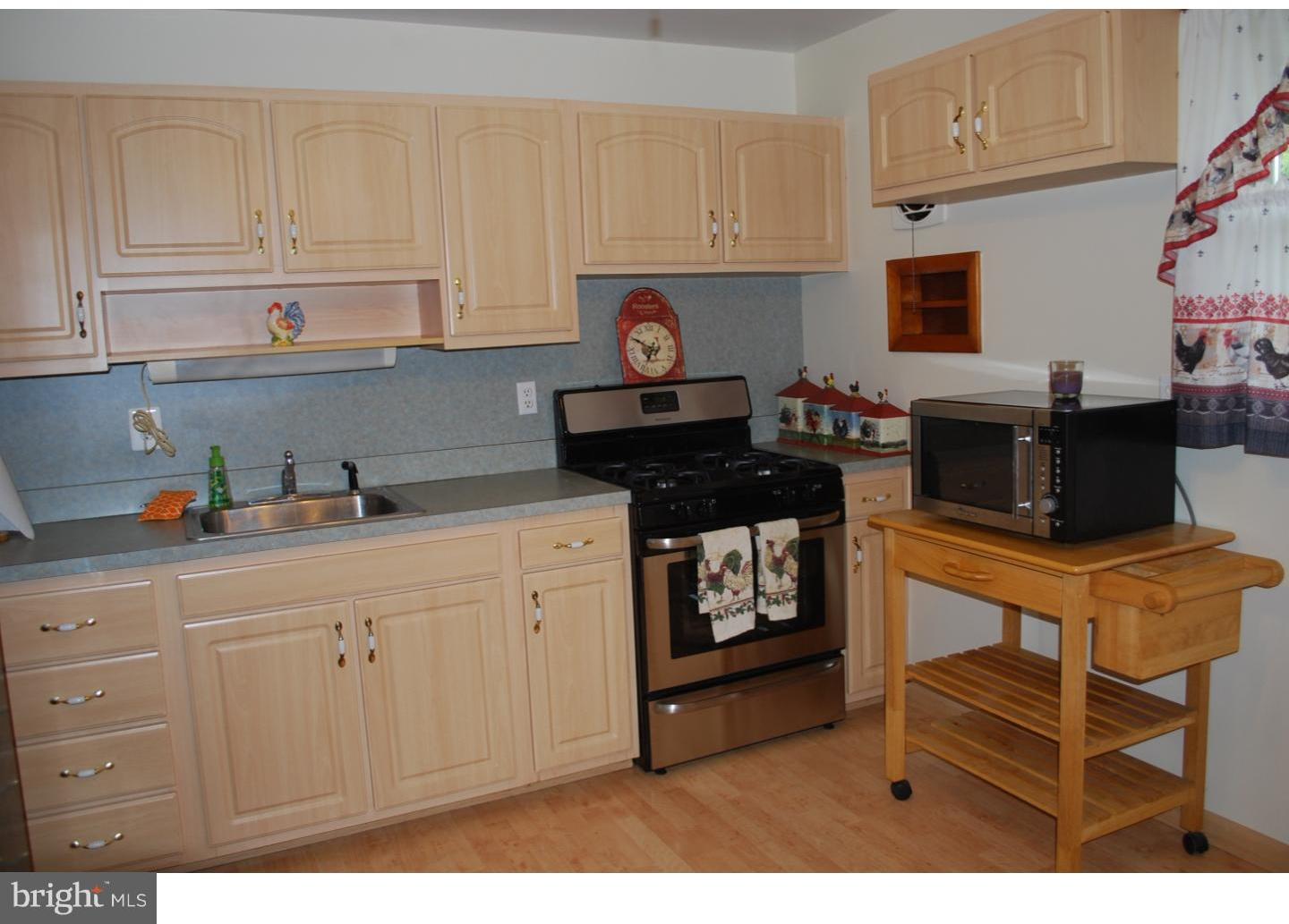 16 Doncaster Road New Castle, DE 19720 - Photo 5 of 19 Kitchen