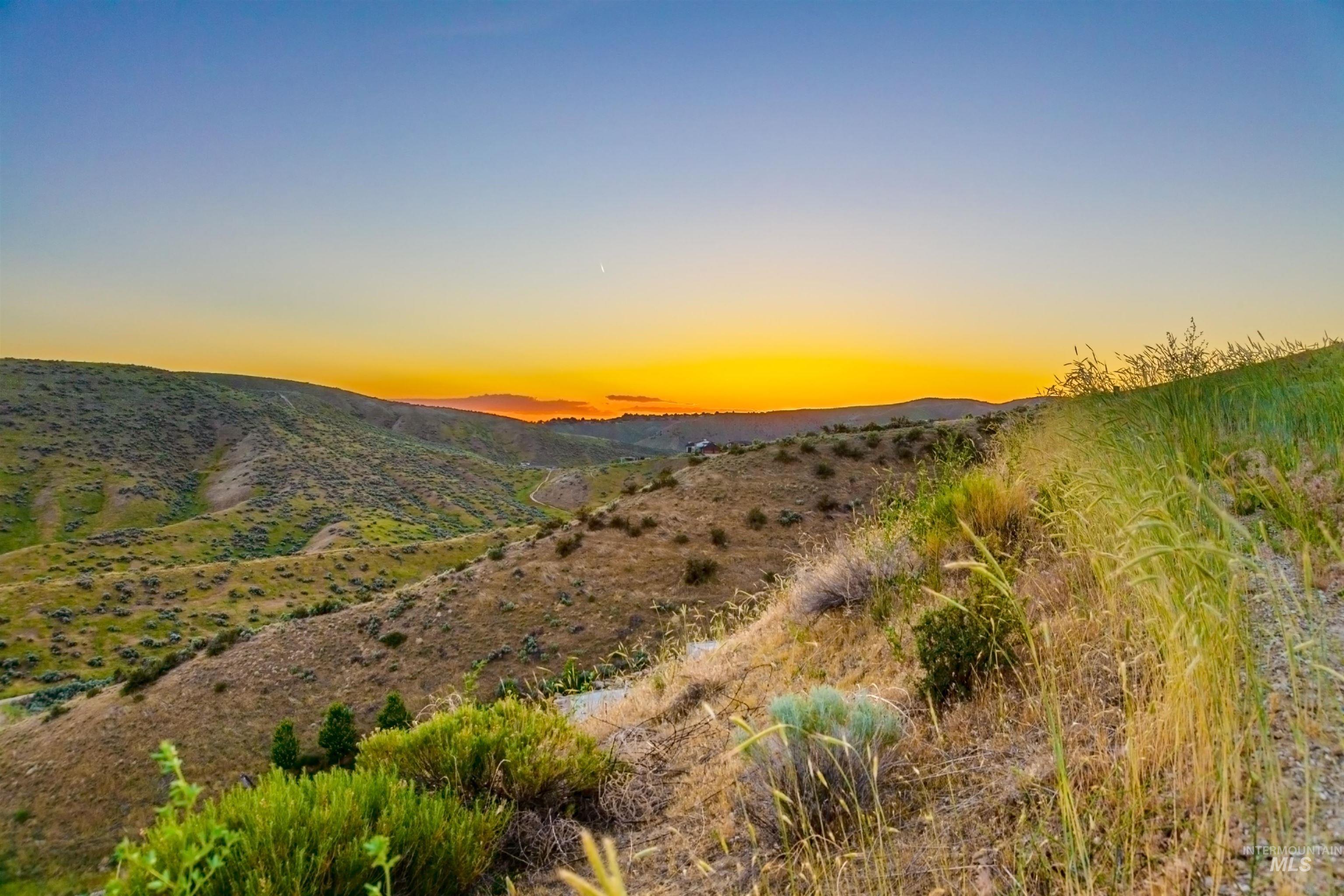 3685 North Capitol View Lane Boise, ID 83702 - Photo 21 of 36 View of mountain backdrop