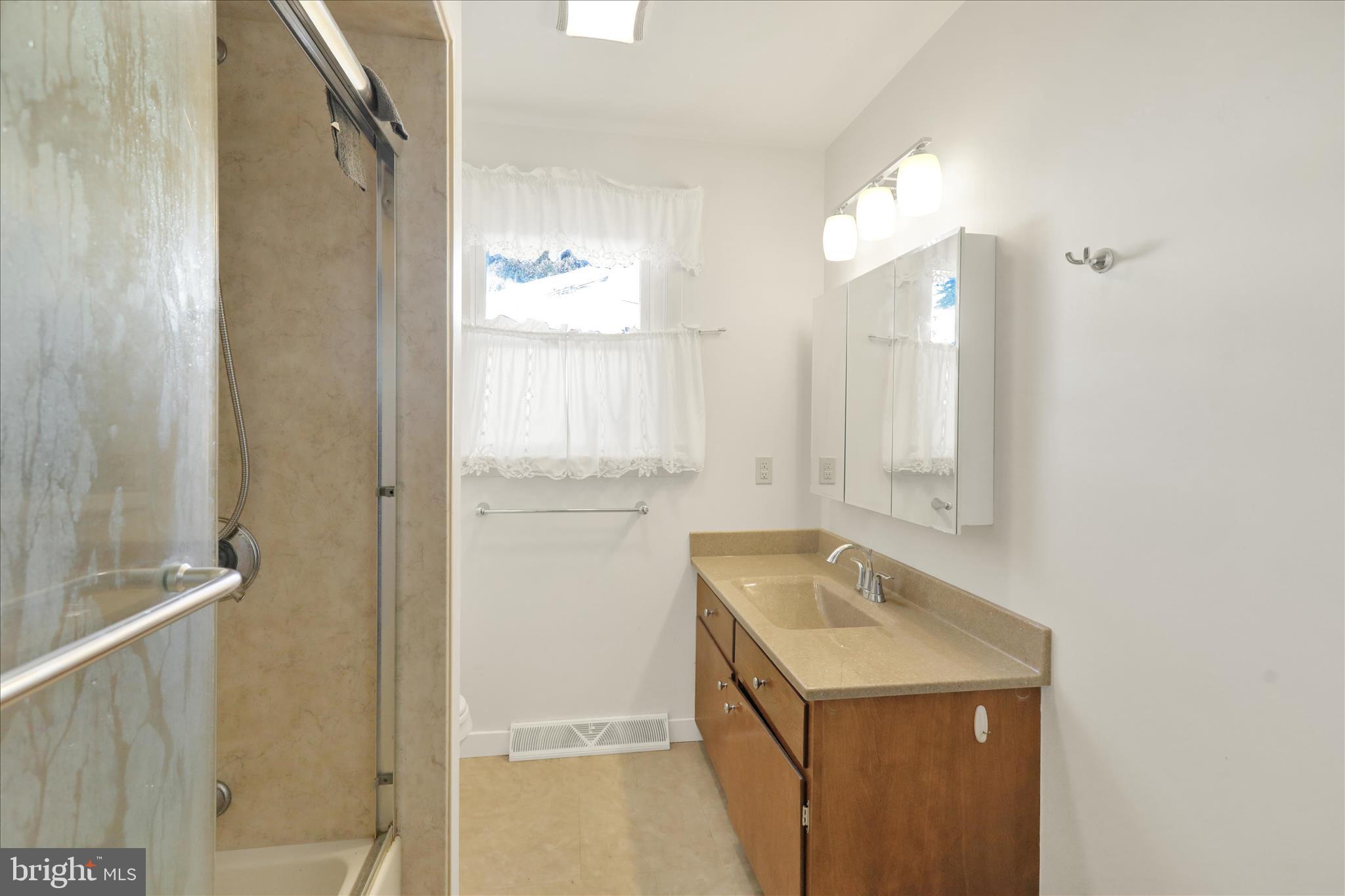 410 Friedensburg Road Reading, PA 19606 - Photo 15 of 17 360_3822