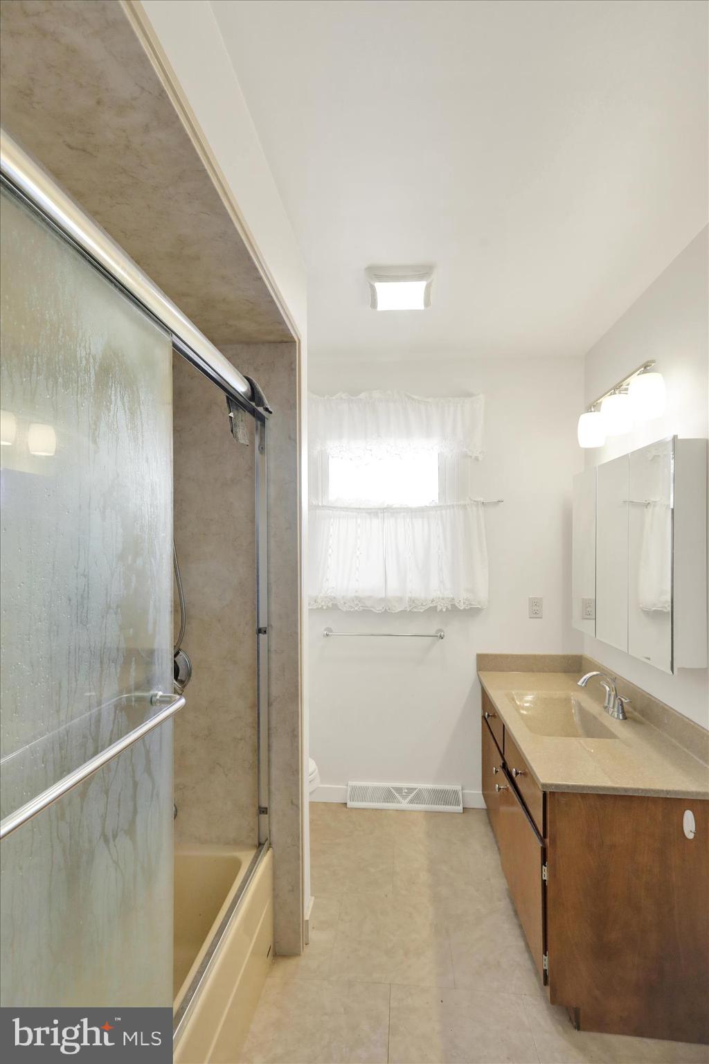 410 Friedensburg Road Reading, PA 19606 - Photo 16 of 17 360_3827