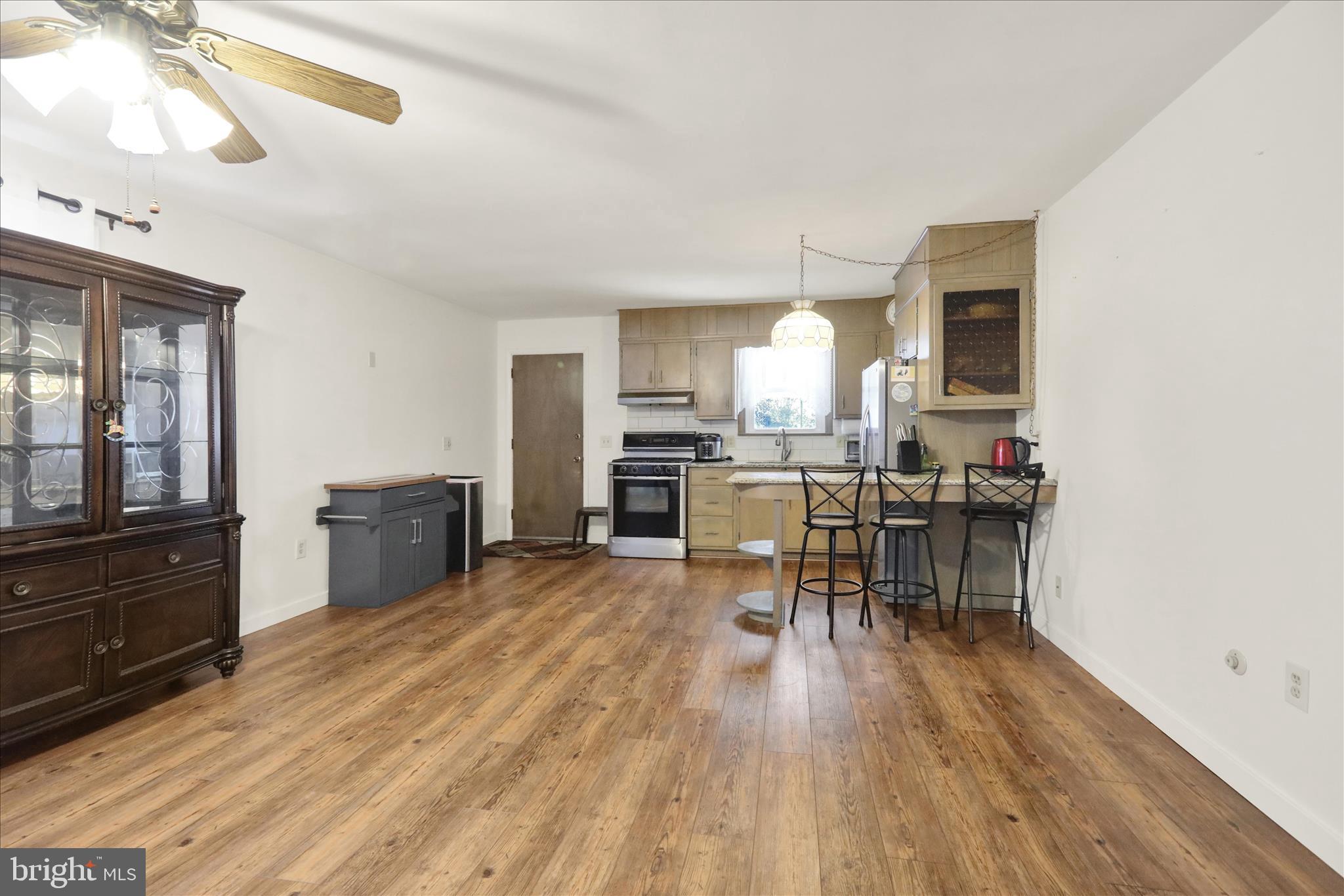 410 Friedensburg Road Reading, PA 19606 - Photo 6 of 17 360_3777