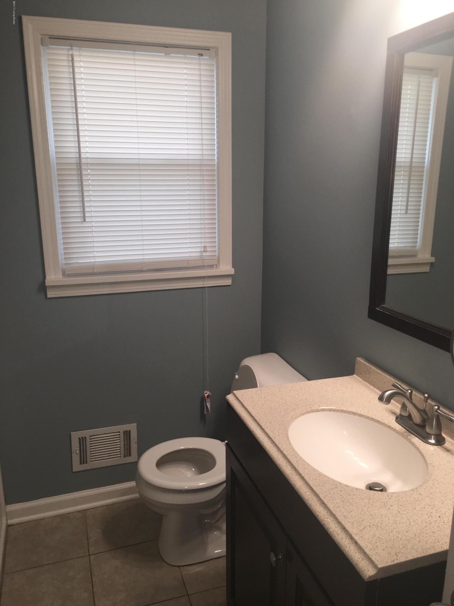2323 Strotman Road Louisville, KY 40216 - Photo 7 of 14 IMG_2108