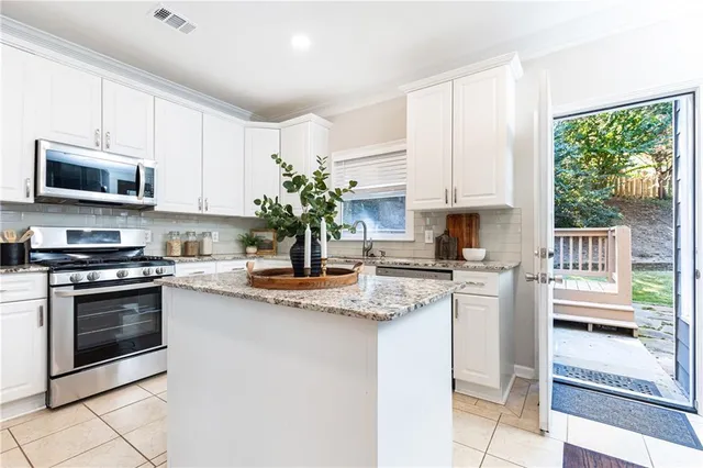 $799,000 | 1370 Brookhaven Village Circle Northeast, Brookhaven, GA 30319