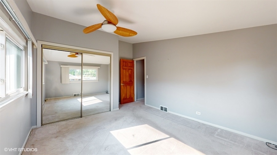 7516 Lyons Street Morton Grove, IL 60053 - Photo 11 of 33