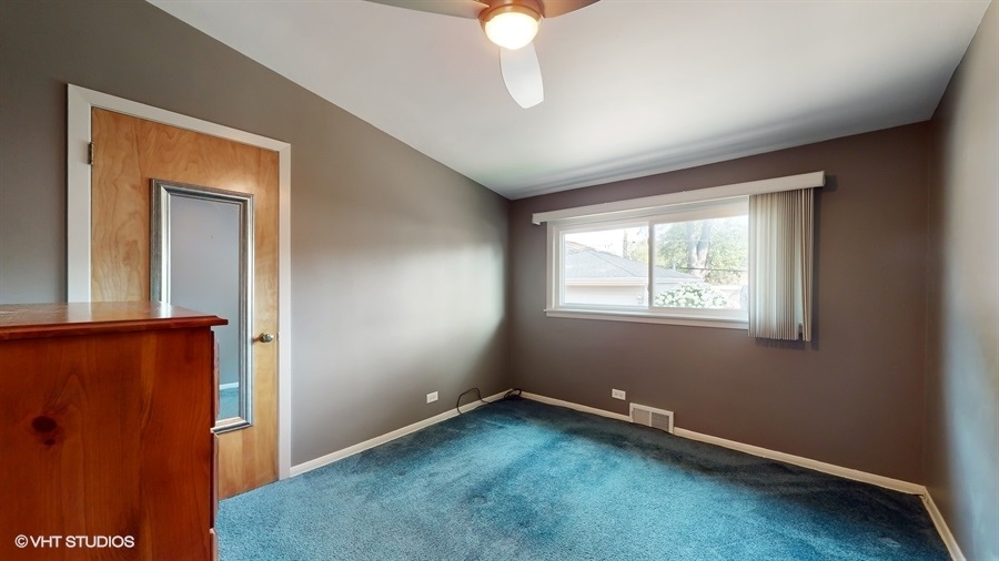 7516 Lyons Street Morton Grove, IL 60053 - Photo 13 of 33