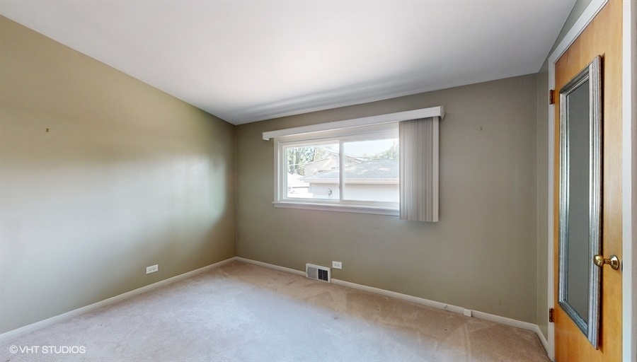 7516 Lyons Street Morton Grove, IL 60053 - Photo 15 of 33