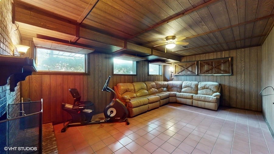 7516 Lyons Street Morton Grove, IL 60053 - Photo 18 of 33