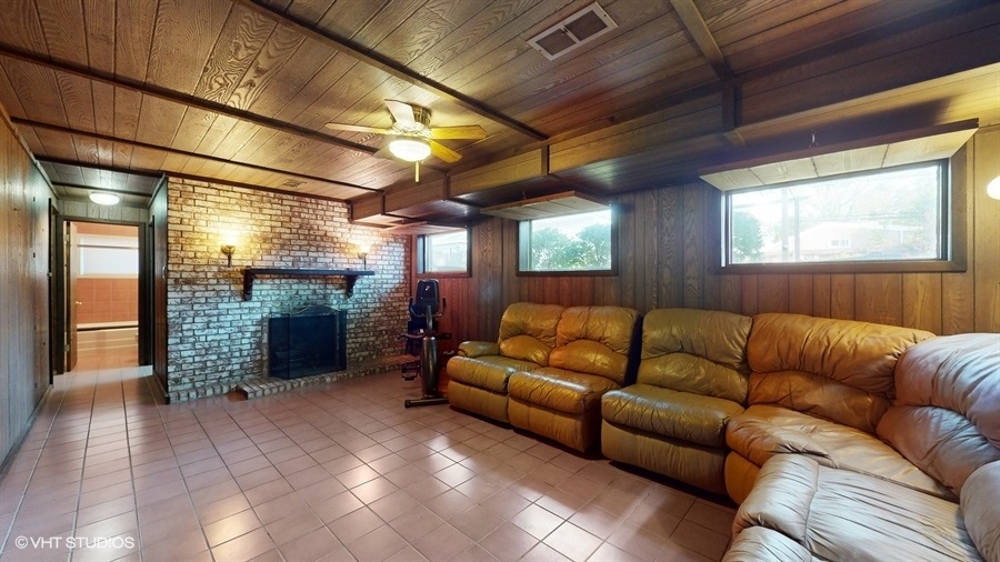 7516 Lyons Street Morton Grove, IL 60053 - Photo 19 of 33