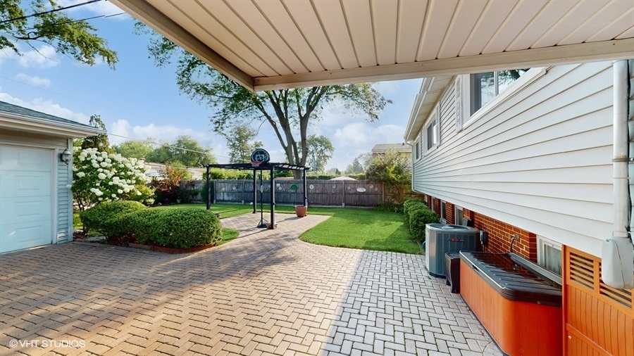 7516 Lyons Street Morton Grove, IL 60053 - Photo 24 of 33