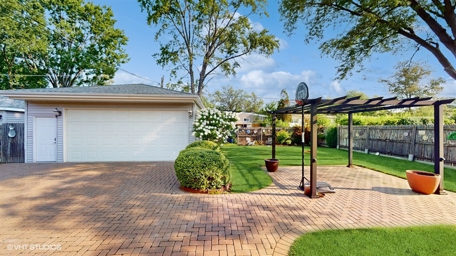 7516 Lyons Street Morton Grove, IL 60053 - Photo 25 of 33