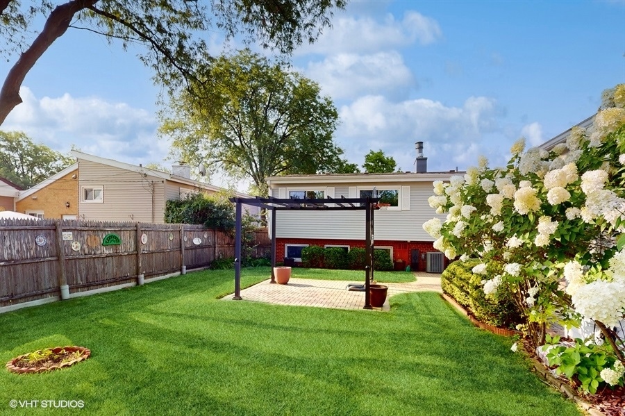 7516 Lyons Street Morton Grove, IL 60053 - Photo 29 of 33