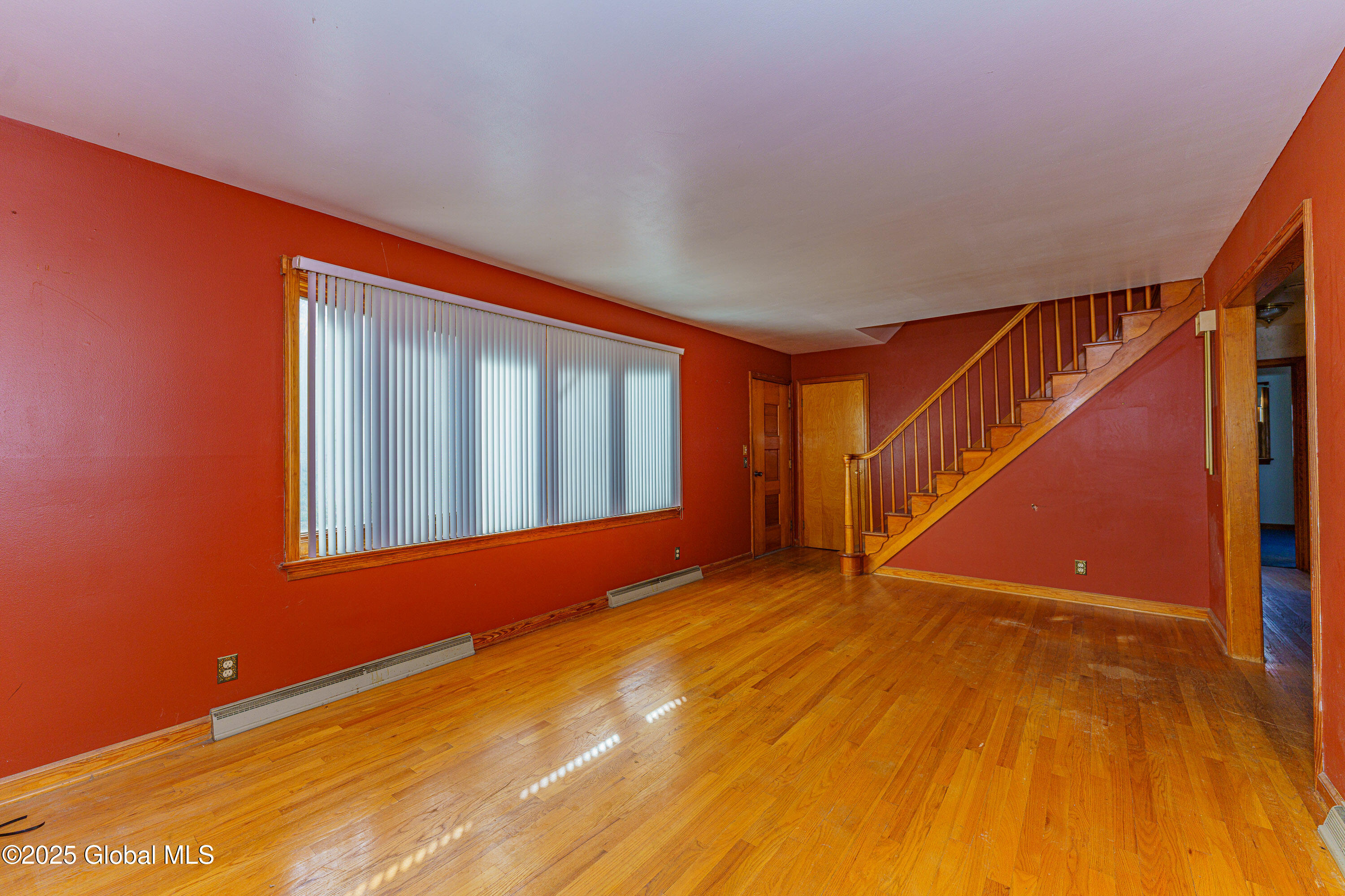 13 Little Bear Road Troy, NY 12182 - Photo 6 of 50 1 Livingroom 2