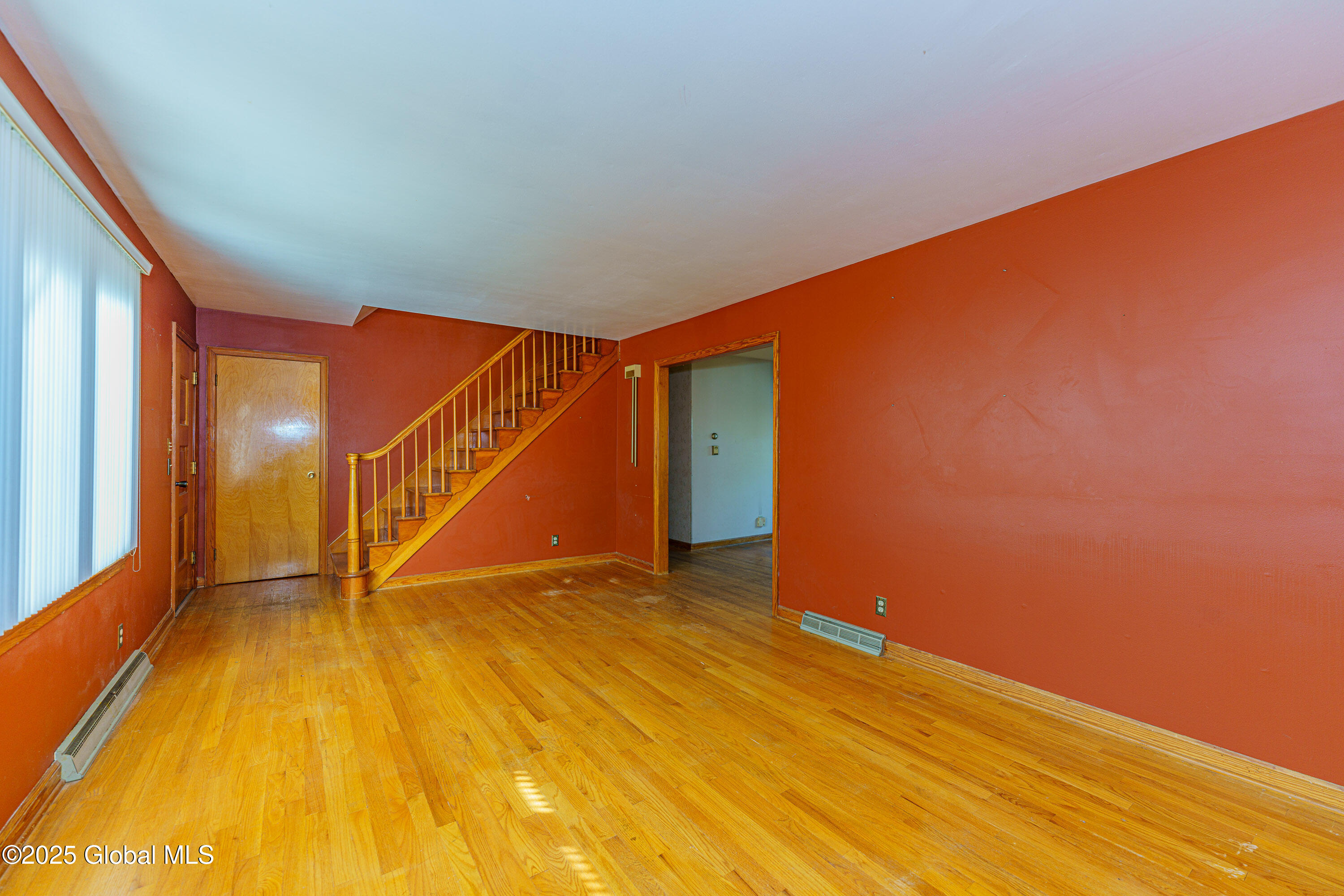 13 Little Bear Road Troy, NY 12182 - Photo 7 of 50 1 Livingroom 3