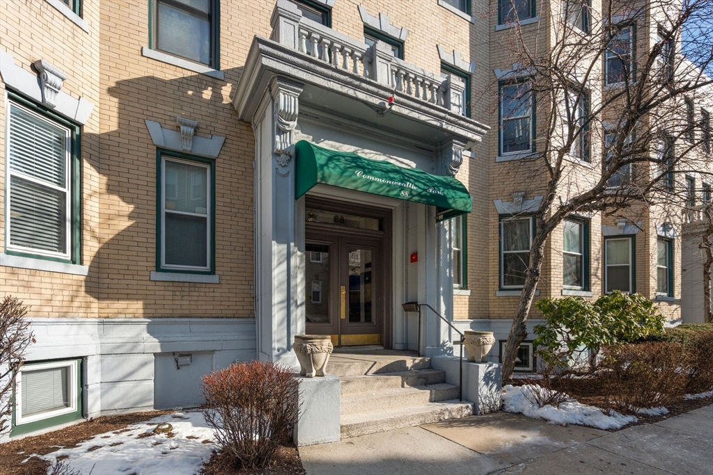 88 Gordon Street, Unit 304 Boston, MA 02135 - Photo 2 of 11
