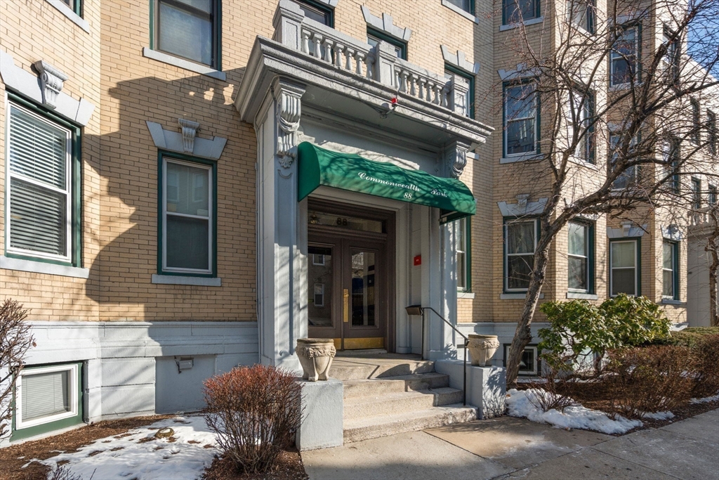 88 Gordon Street, Unit 304 Boston, MA 02135 - Photo 8 of 11
