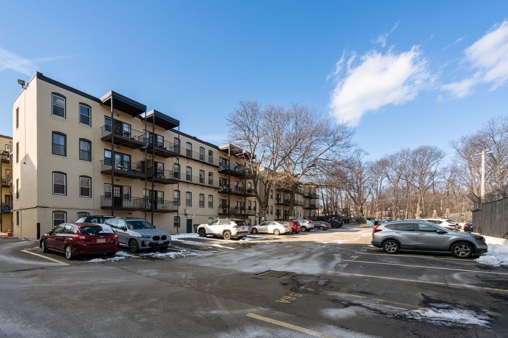 88 Gordon Street, Unit 304 Boston, MA 02135 - Photo 9 of 11