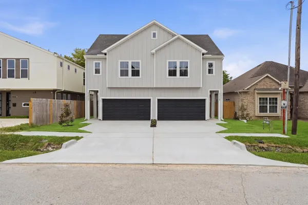 $1,999 | 4354 Clover Street, Unit A, Houston, TX 77051