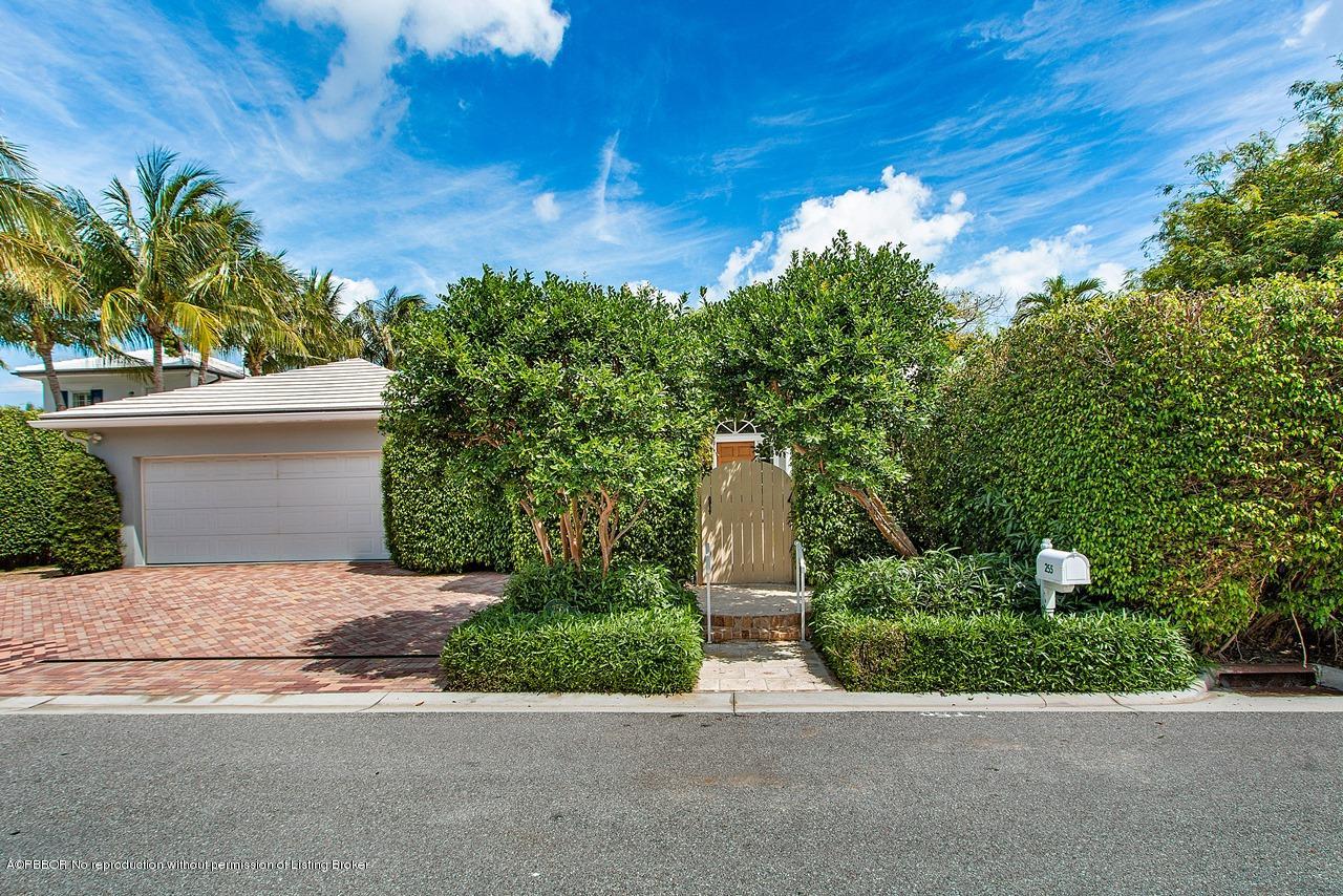 255 Ridgeview Drive Palm Beach, FL 33480 - Photo 19 of 20 a front view of house with a yard