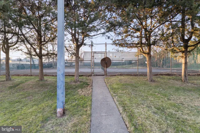 a view of a back yard of the house