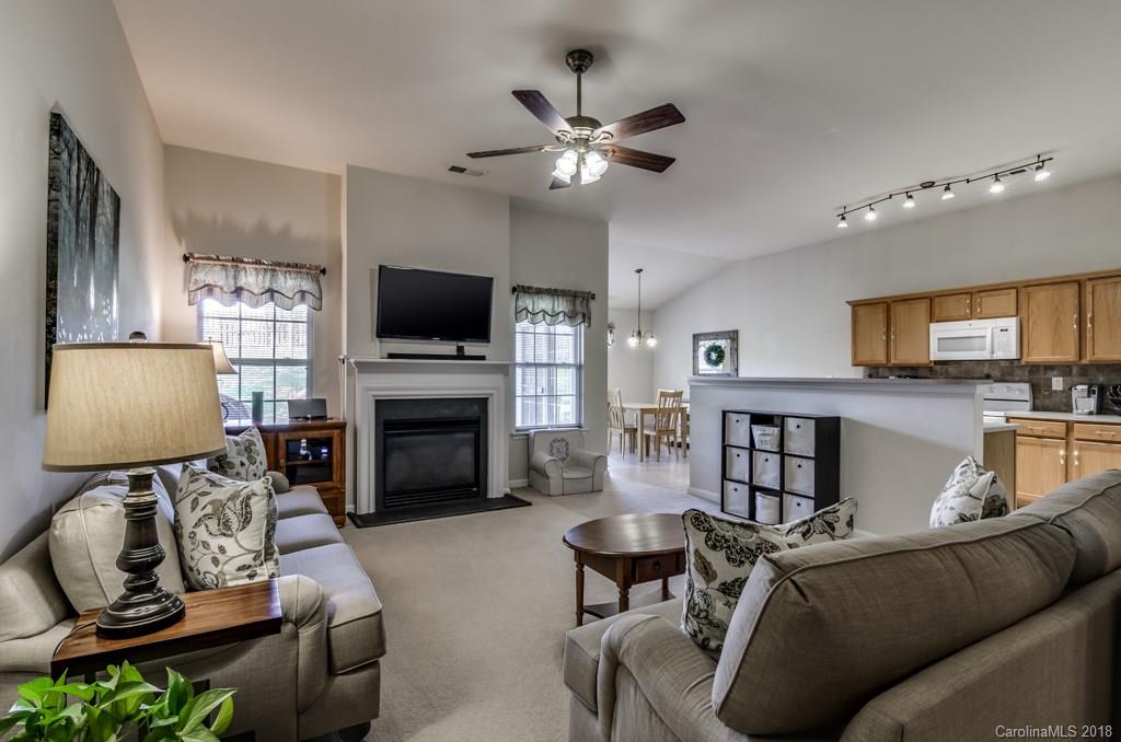 11402 Chapeclane Road Charlotte, NC 28278 - Photo 3 of 26