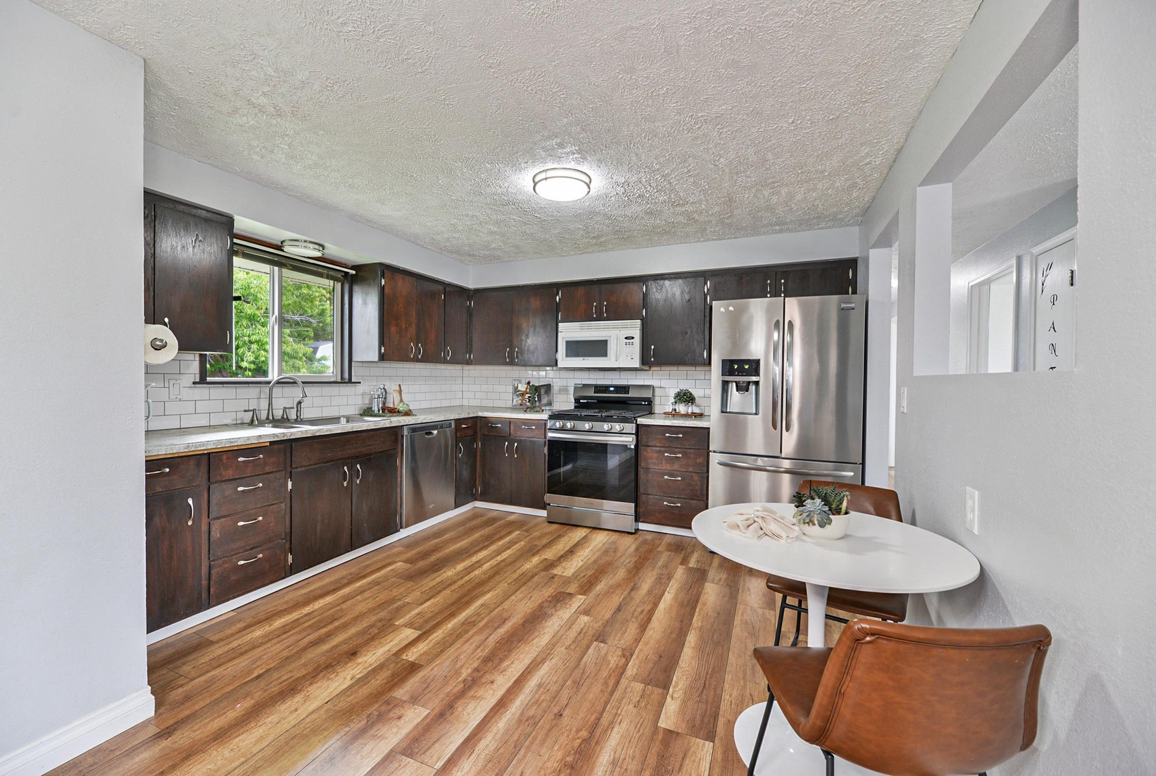 911 North Skipworth Road Spokane Valley, WA 99206 - Photo 4 of 30