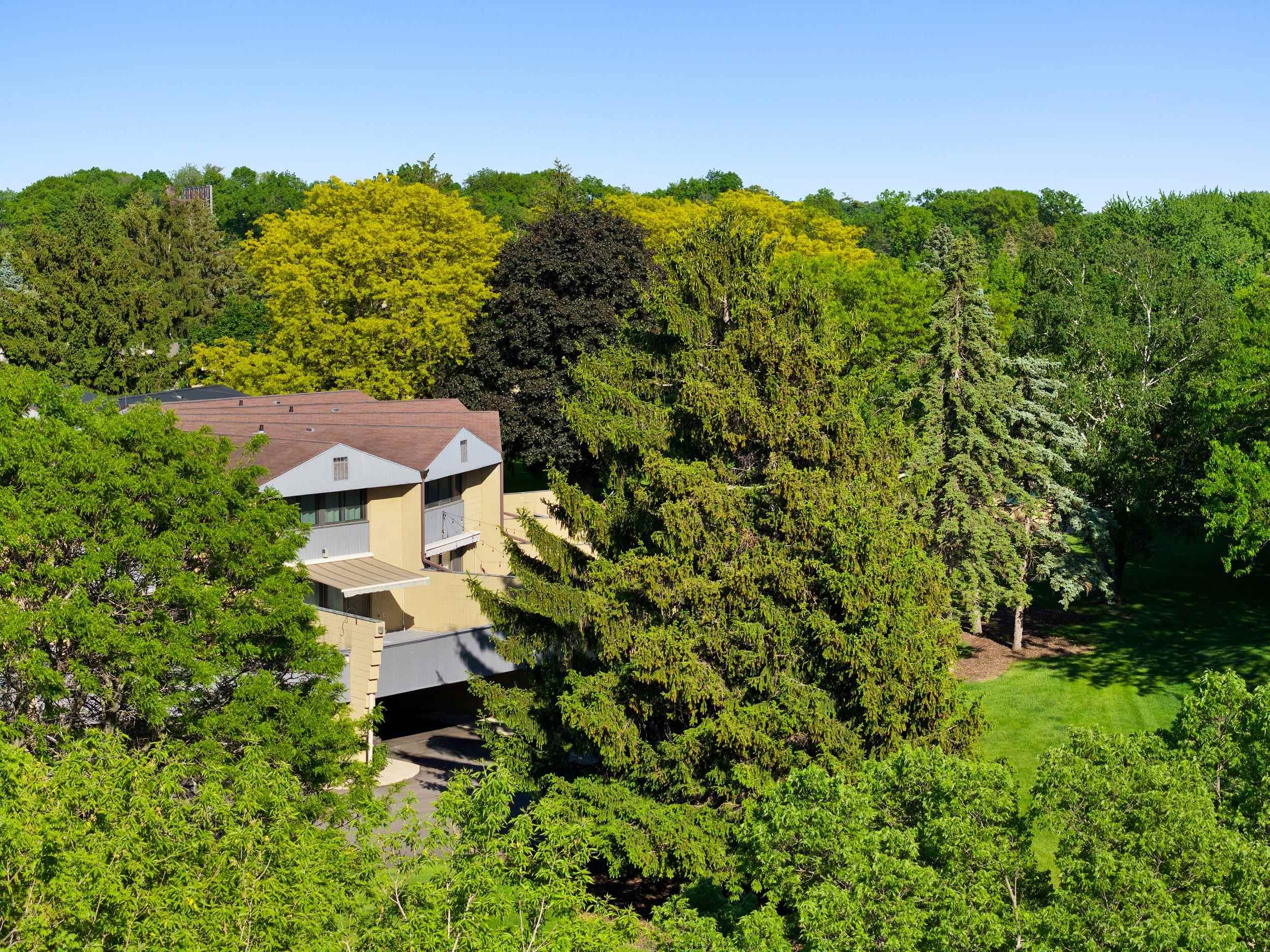 4545 West Pine Street, Unit F Appleton, WI 54914 - Photo 5 of 38