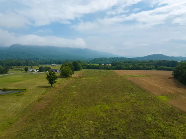 $500,000 | 0 Water Front Place, Unit TRACT 2, Jasper, TN 37347