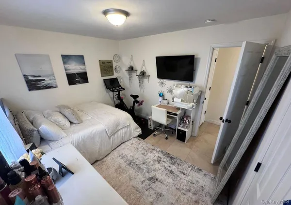 $4,400 | 518 East Penn Street, Unit G, Long Beach, NY 11561