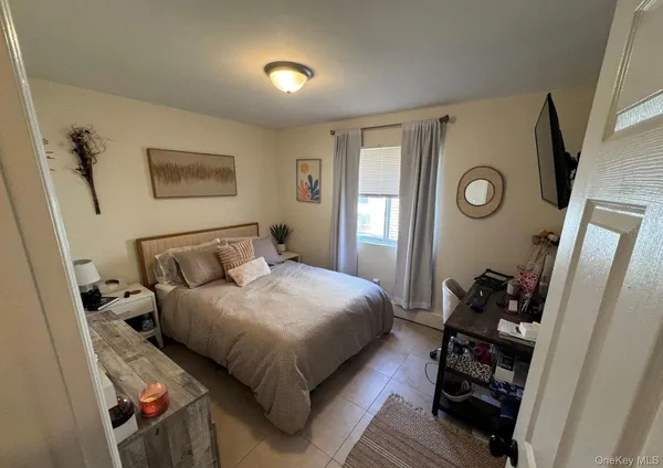 $4,400 | 518 East Penn Street, Unit G, Long Beach, NY 11561