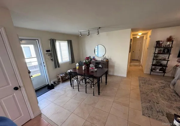 $4,400 | 518 East Penn Street, Unit G, Long Beach, NY 11561