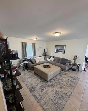 $4,400 | 518 East Penn Street, Unit G, Long Beach, NY 11561