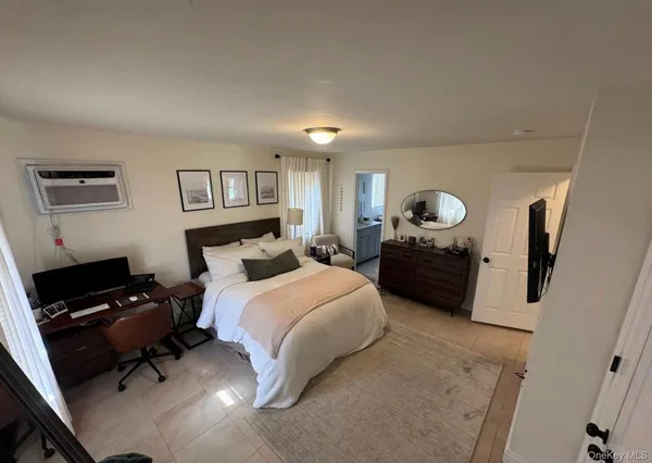 $4,400 | 518 East Penn Street, Unit G, Long Beach, NY 11561