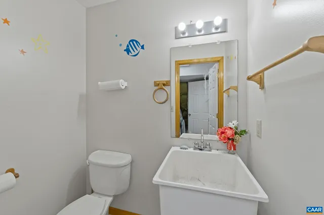 $399,900 | 60 Chippewa Lane, Palmyra, VA 22963