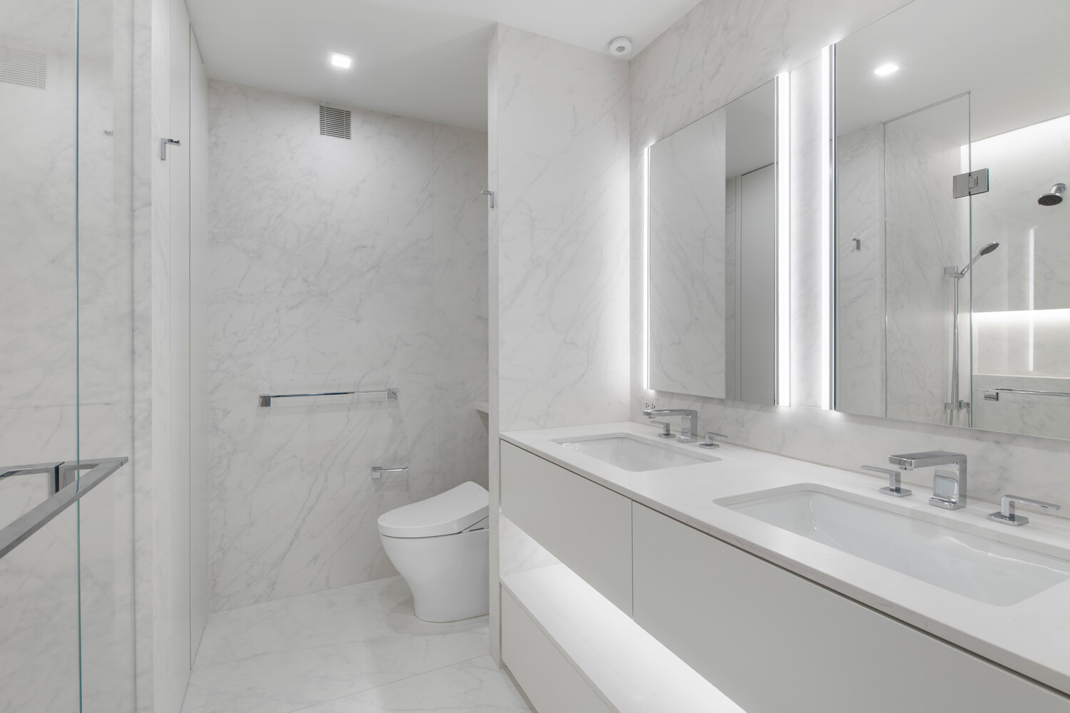 101 West 67th Street, Unit 48C Manhattan, NY 10023 - Photo 12 of 16