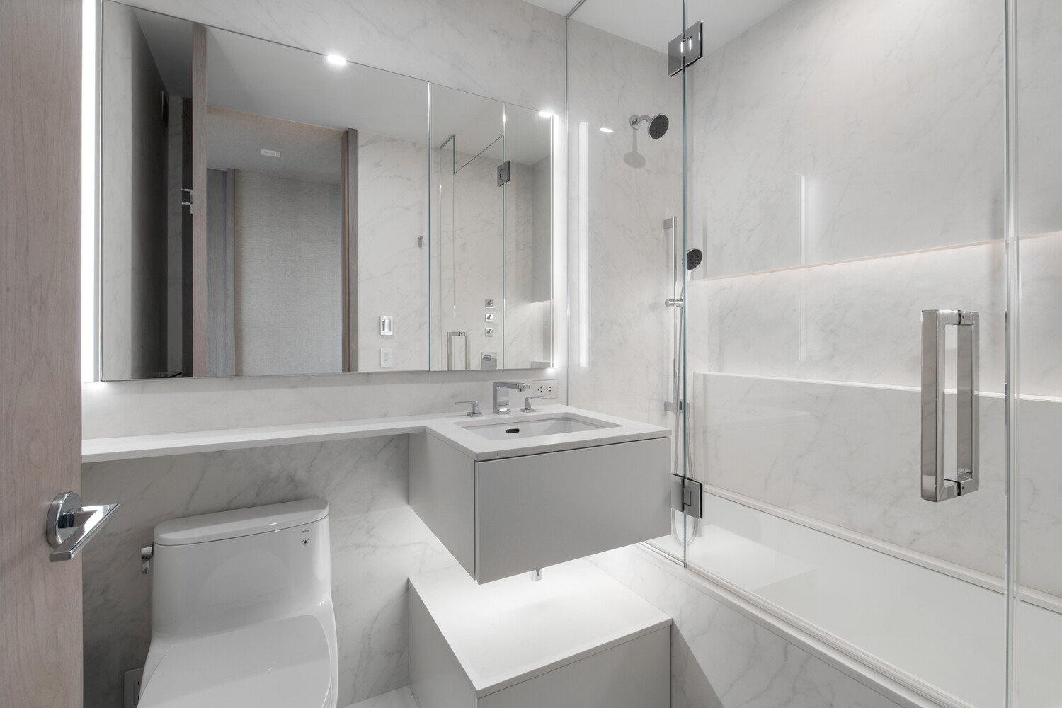 101 West 67th Street, Unit 48C Manhattan, NY 10023 - Photo 14 of 16