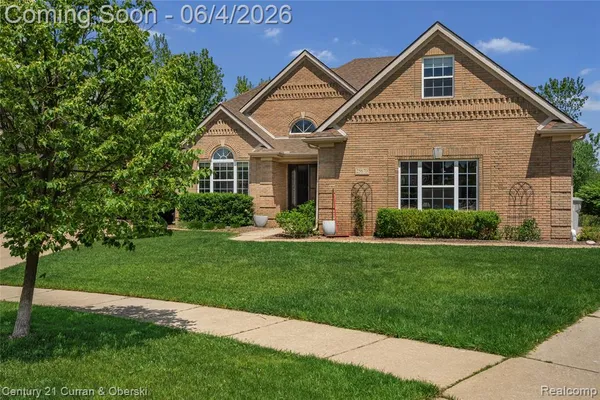 $680,000 | 25670 Meadow Court, South Lyon, MI 48178
