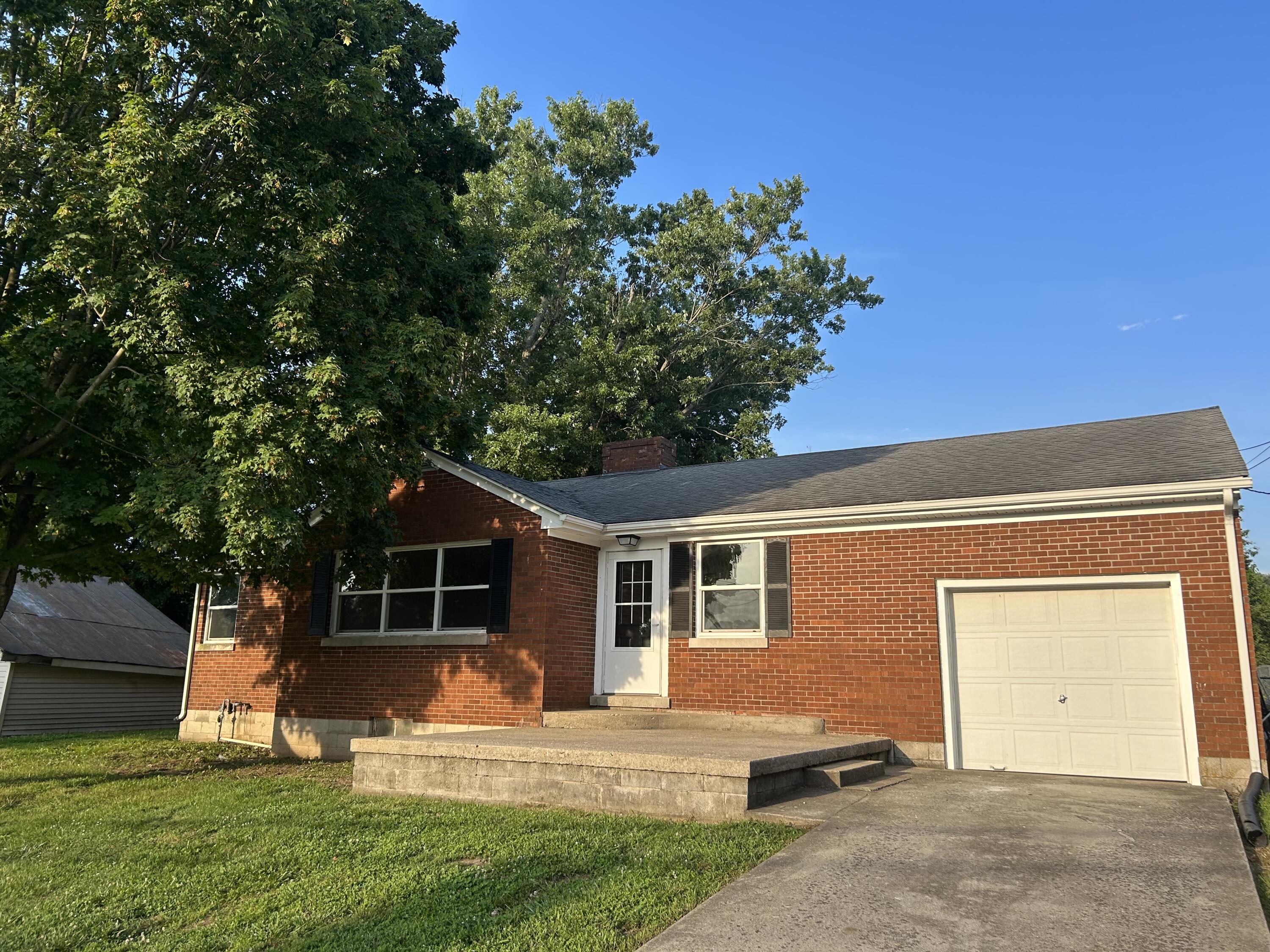 308 Buckner Street Perryville, KY 40468 - Photo 1 of 17 IMG_5375 (1)