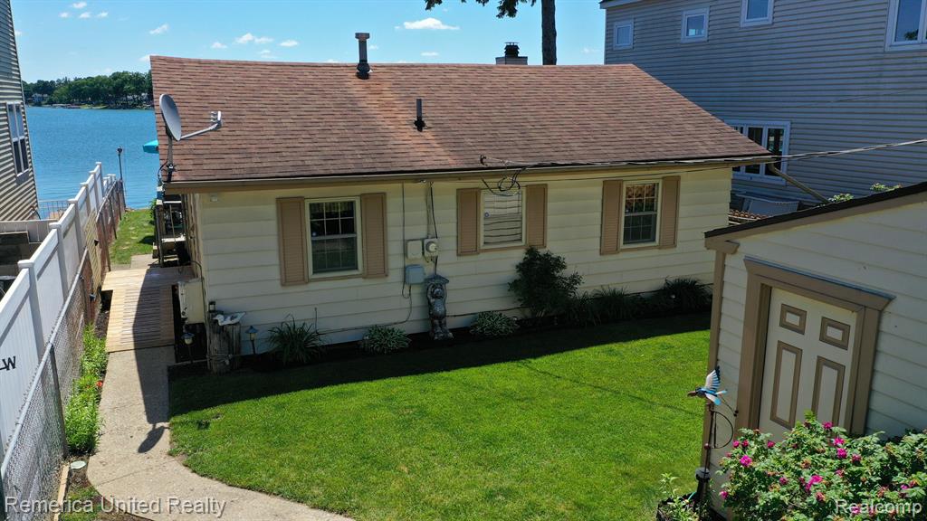 2620 Desmond Road Waterford, MI 48329 - Photo 7 of 39