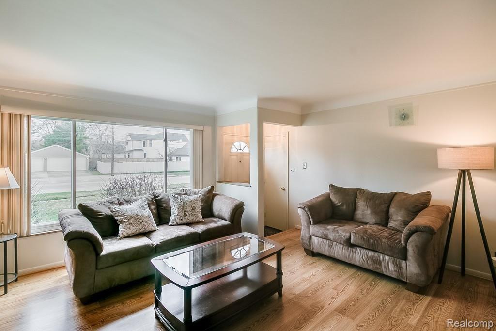 17355 West 14 Mile Road Beverly Hills, MI 48025 - Photo 6 of 25