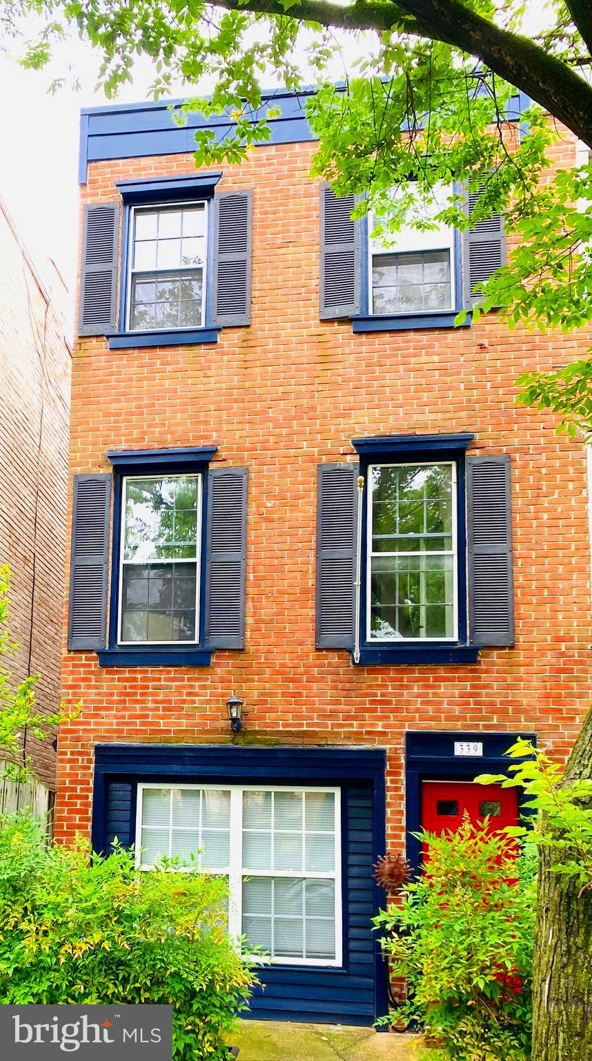 339 11th Street Southeast Washington, DC 20003 - Photo 2 of 39 a front view of a house