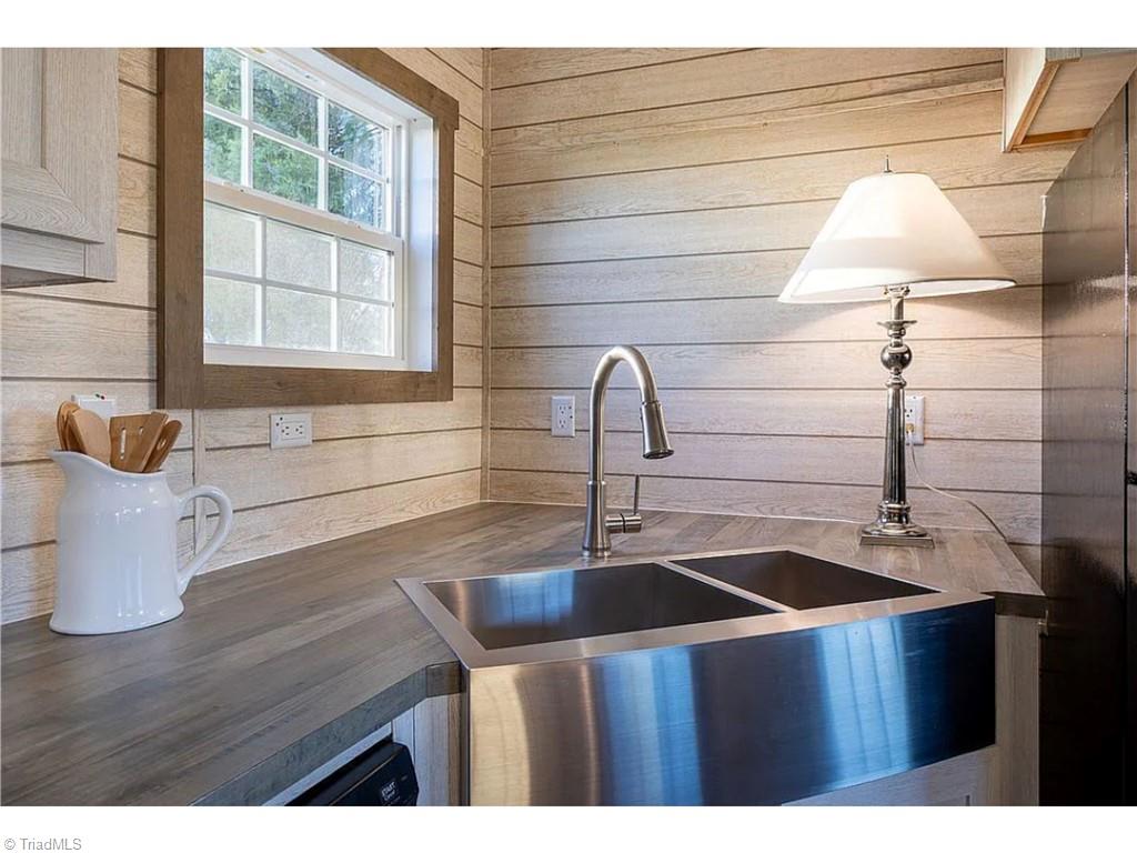 131 Ed Tiser Road Lexington, NC 27292 - Photo 5 of 27