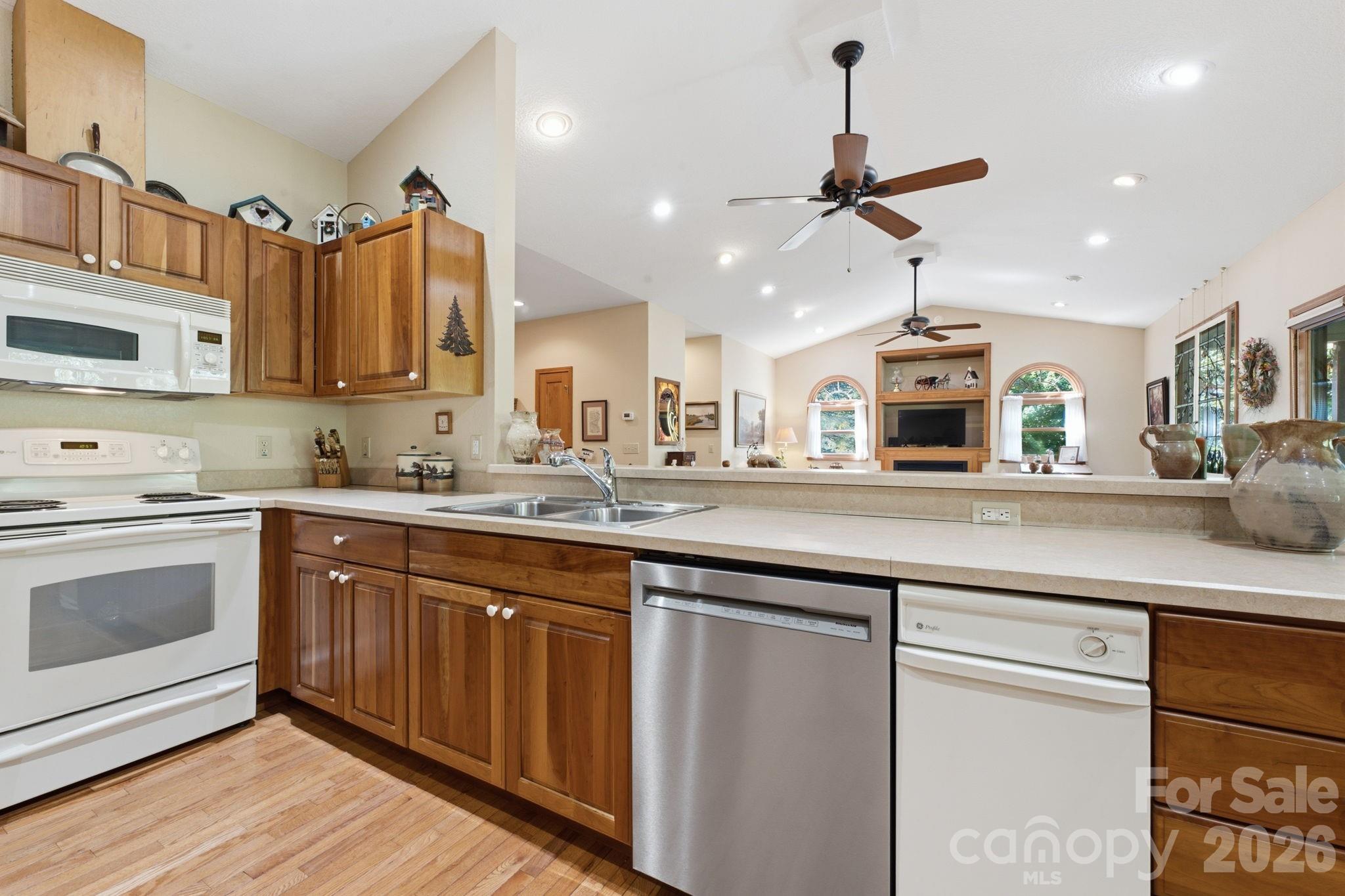 121 Forest Run Road, Unit 121 Whittier, NC 28789 - Photo 18 of 42