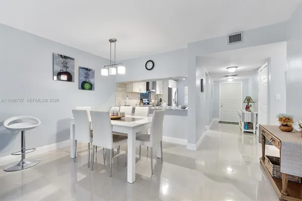$275,000 | 3505 Oaks Way, Unit 308, Pompano Beach, FL 33069