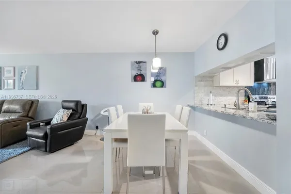 $275,000 | 3505 Oaks Way, Unit 308, Pompano Beach, FL 33069