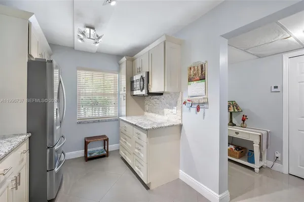 $275,000 | 3505 Oaks Way, Unit 308, Pompano Beach, FL 33069