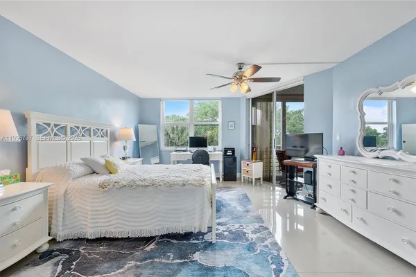 $275,000 | 3505 Oaks Way, Unit 308, Pompano Beach, FL 33069