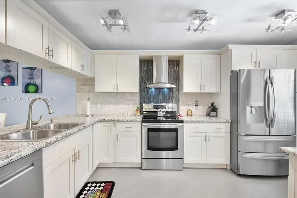 $275,000 | 3505 Oaks Way, Unit 308, Pompano Beach, FL 33069